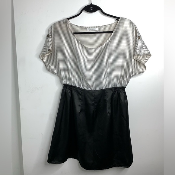 Revolve Mink Pink Women's Satin Mini Dress Stripes Short Sleeve Black White S - Picture 2 of 16